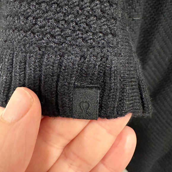 Lululemon On The Go Poncho Wrap Scarf Shawl - Picture 7 of 8